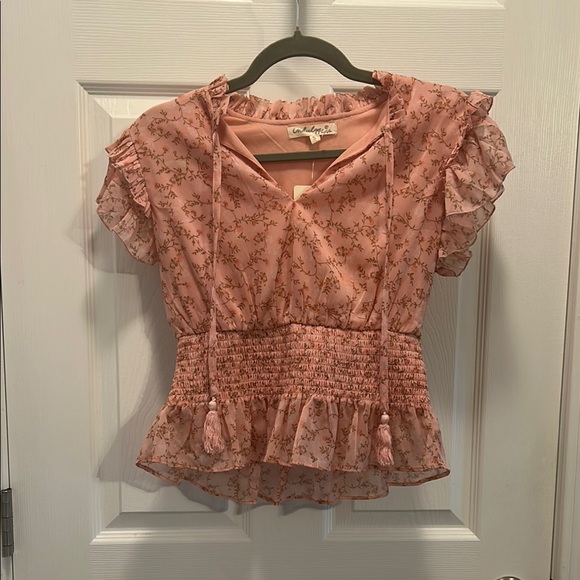 indulge Tops - NWT Indulge Pink Puff Sleeve Ruffled Blouse